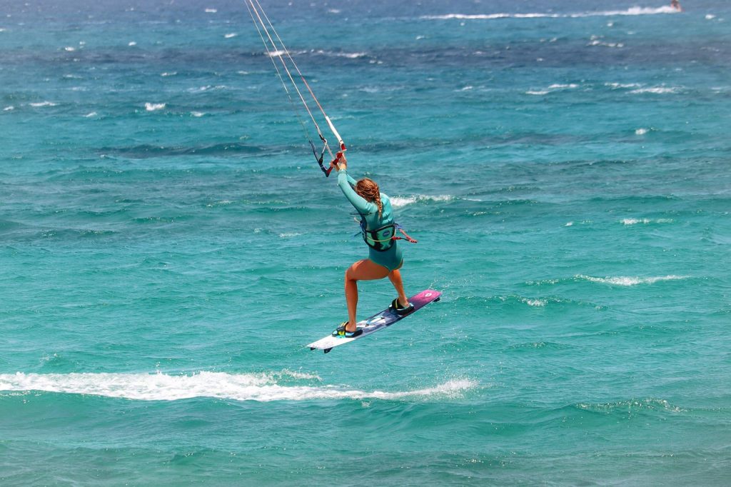 kite surfing, kiting, kitesurfer-7244337.jpg